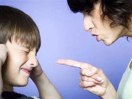 【育兒資訊】批評和威脅，是育兒中的兩大忌