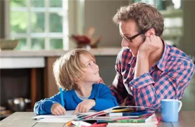 剛?cè)雸@的孩子愛哭老師和家長該怎么辦？