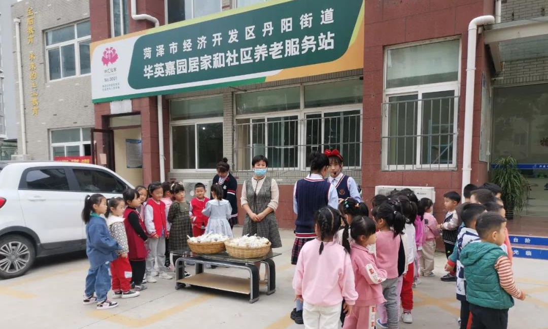 九九重陽(yáng)情 濃濃敬老意——真愛(ài)幼兒園重陽(yáng)節(jié)送溫暖！