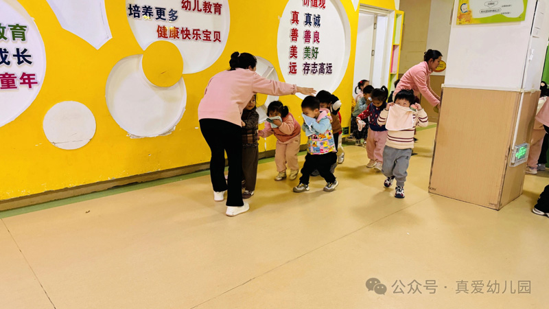 【安全指南】以“練”筑防，防患未“燃”——菏澤魯西新區(qū)真愛幼兒園消防疏散演練
